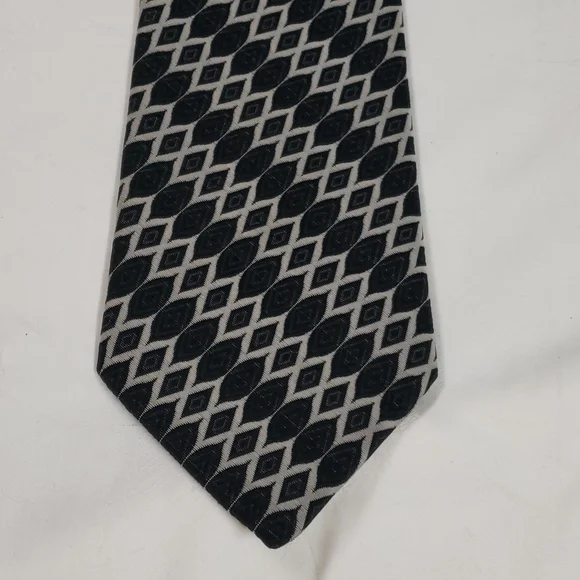 Vintage Wemlon by Wembley Vertical Diamond Patterned Stripes 4" Wide Necktie - Picture 8 of 10